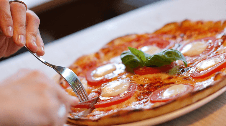 Logo PIZZARIA BELA PIZZA