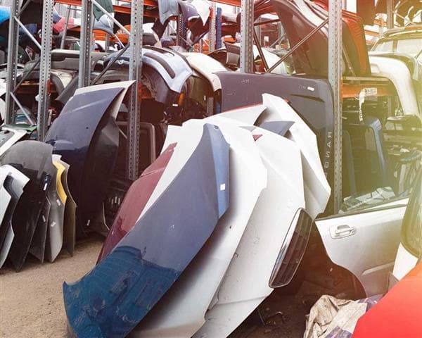 PEÇAS E ACESSÓRIOS DE CARRO